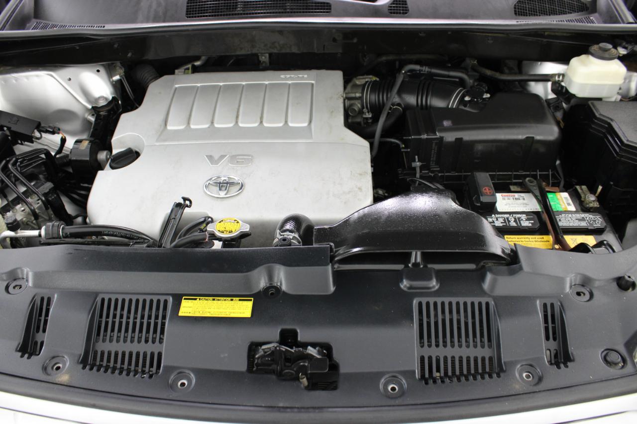 Toyota Highlander FWD 4dr V6 Base (Natl) 2011