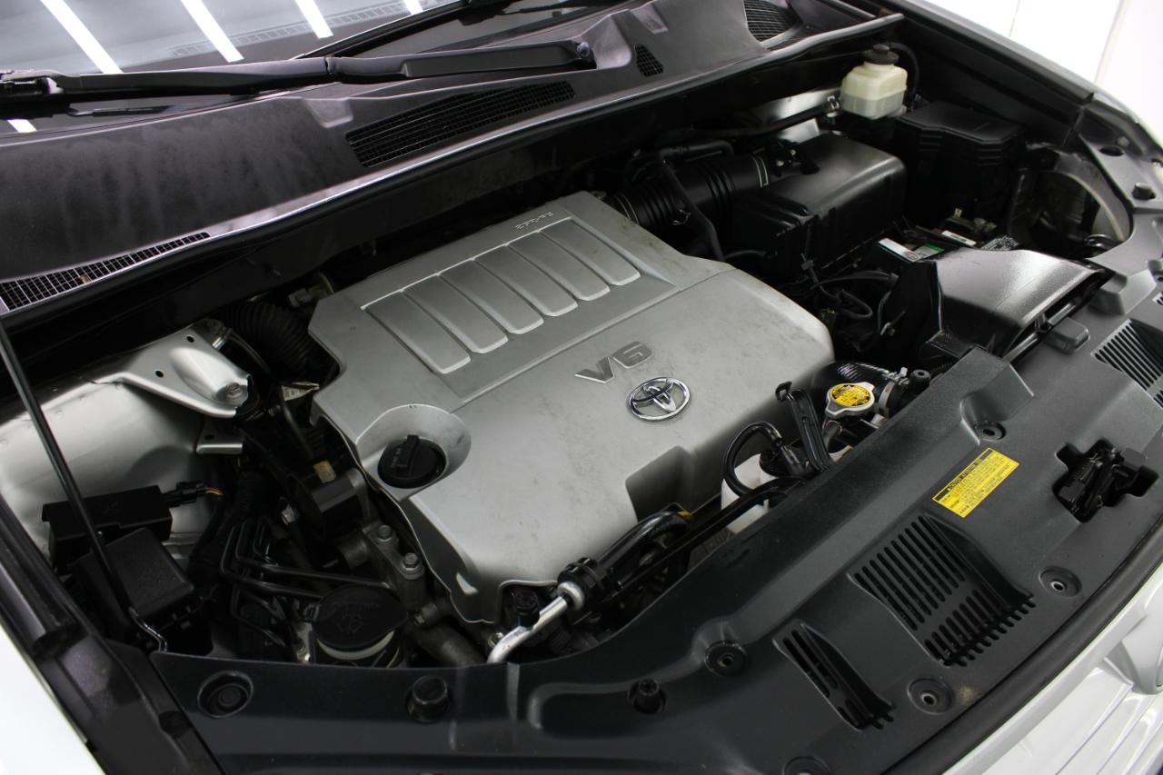 Toyota Highlander FWD 4dr V6 Base (Natl) 2011