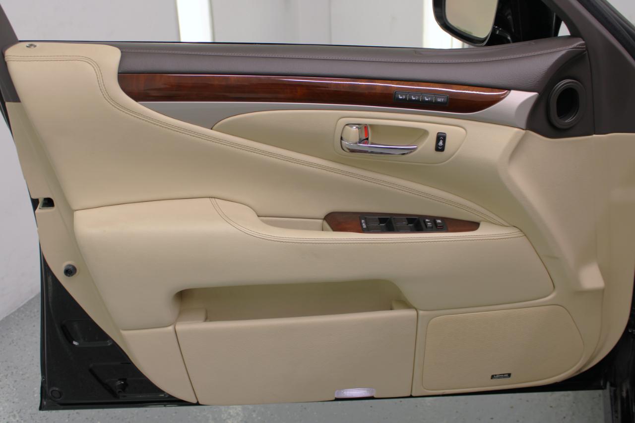 Lexus LS 460 4dr Sdn 2017