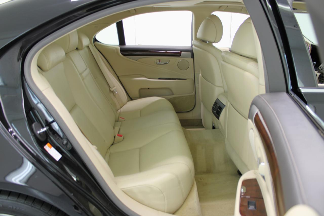 Lexus LS 460 4dr Sdn 2017