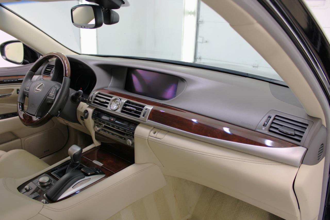 Lexus LS 460 4dr Sdn 2017