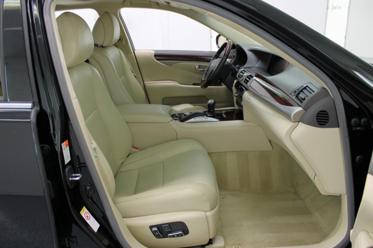 Lexus LS 460 4dr Sdn 2017