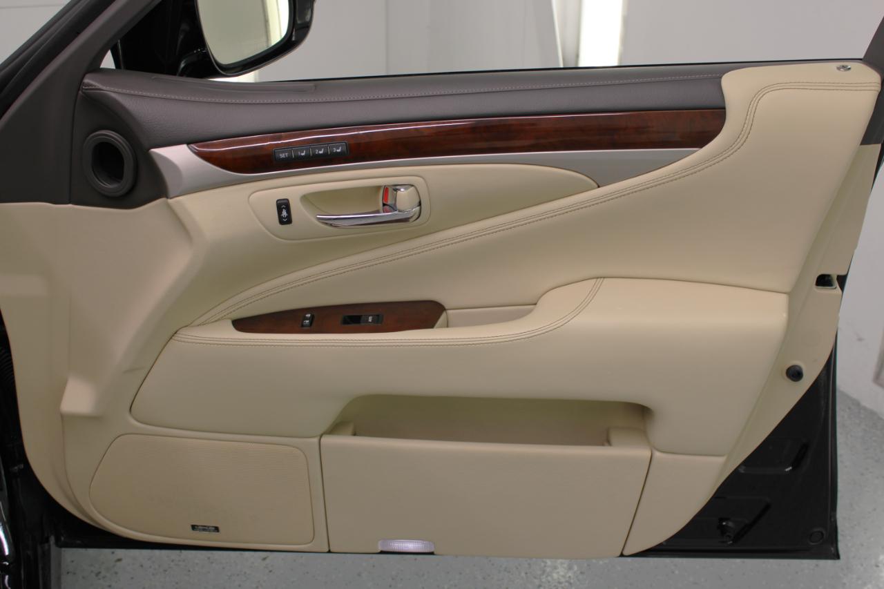 Lexus LS 460 4dr Sdn 2017