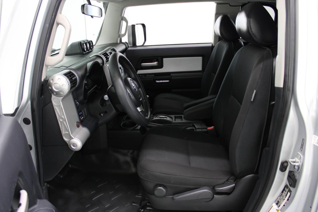 Toyota FJ Cruiser RWD 4dr Auto (Natl) 2008