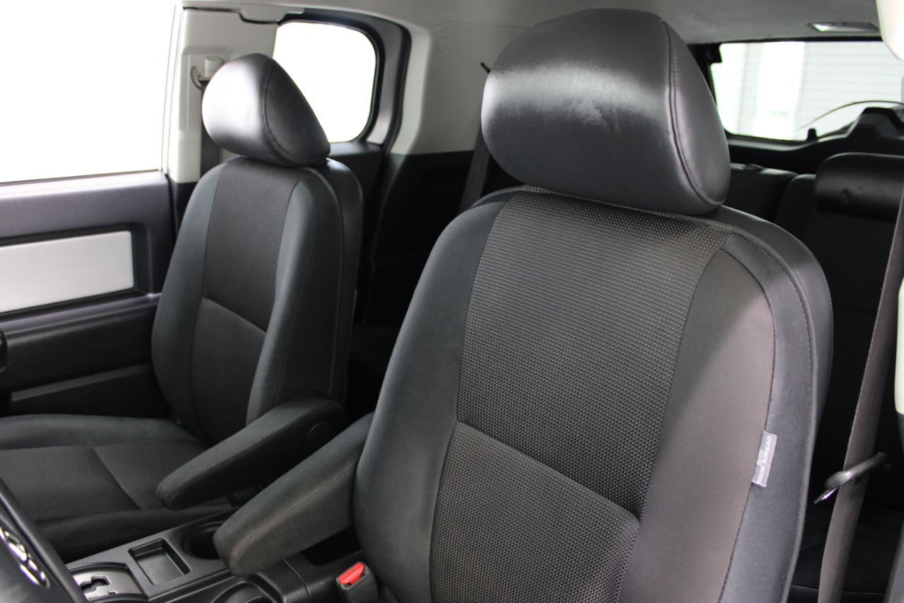 Toyota FJ Cruiser RWD 4dr Auto (Natl) 2008