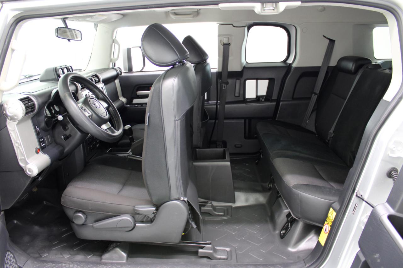 Toyota FJ Cruiser RWD 4dr Auto (Natl) 2008