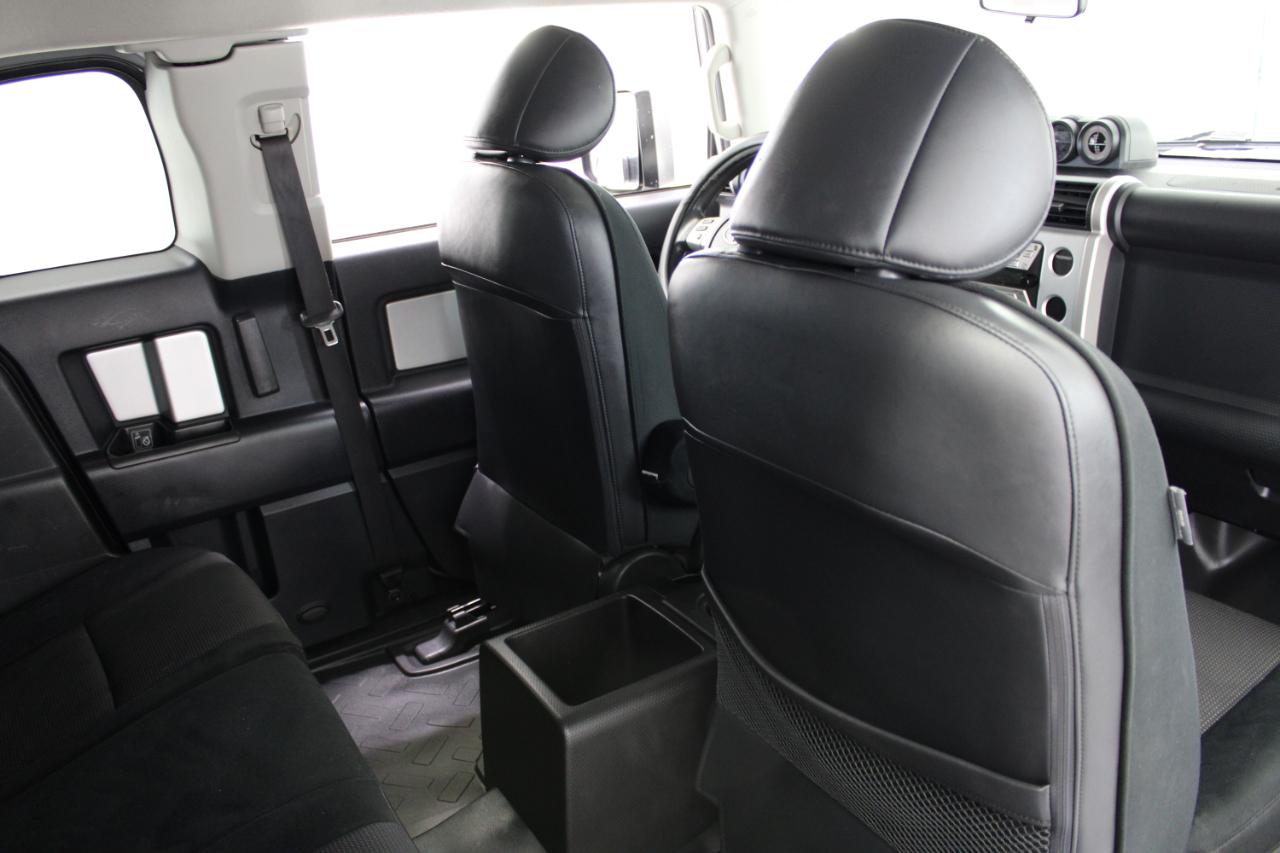 Toyota FJ Cruiser RWD 4dr Auto (Natl) 2008