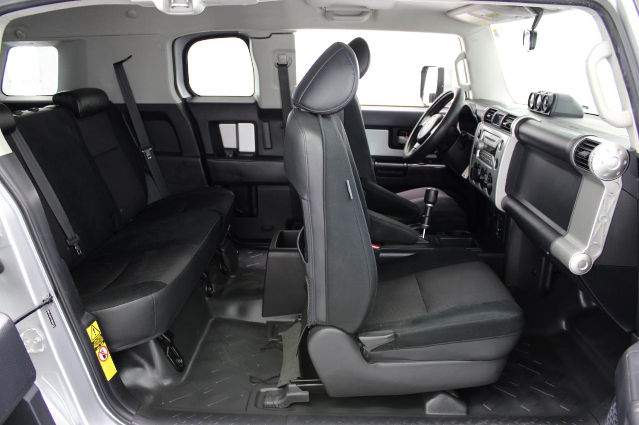 Toyota FJ Cruiser RWD 4dr Auto (Natl) 2008