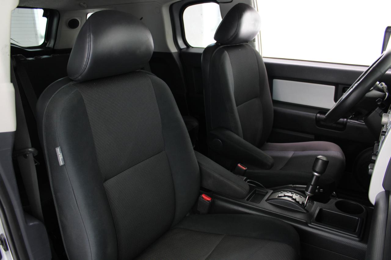 Toyota FJ Cruiser RWD 4dr Auto (Natl) 2008