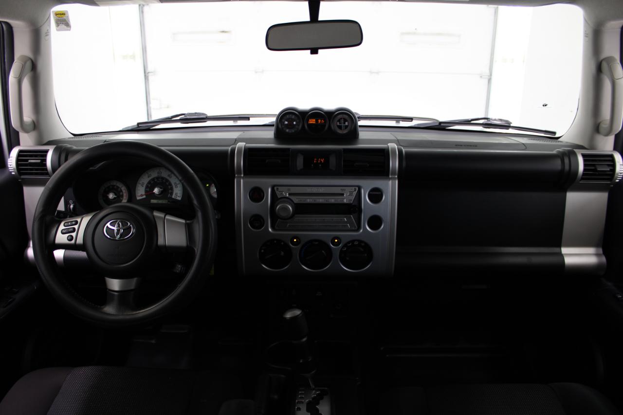 Toyota FJ Cruiser RWD 4dr Auto (Natl) 2008