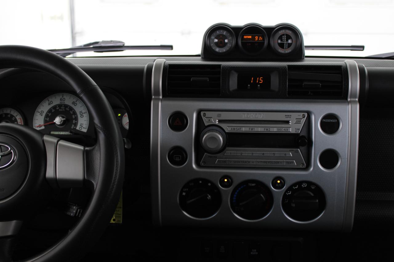 Toyota FJ Cruiser RWD 4dr Auto (Natl) 2008