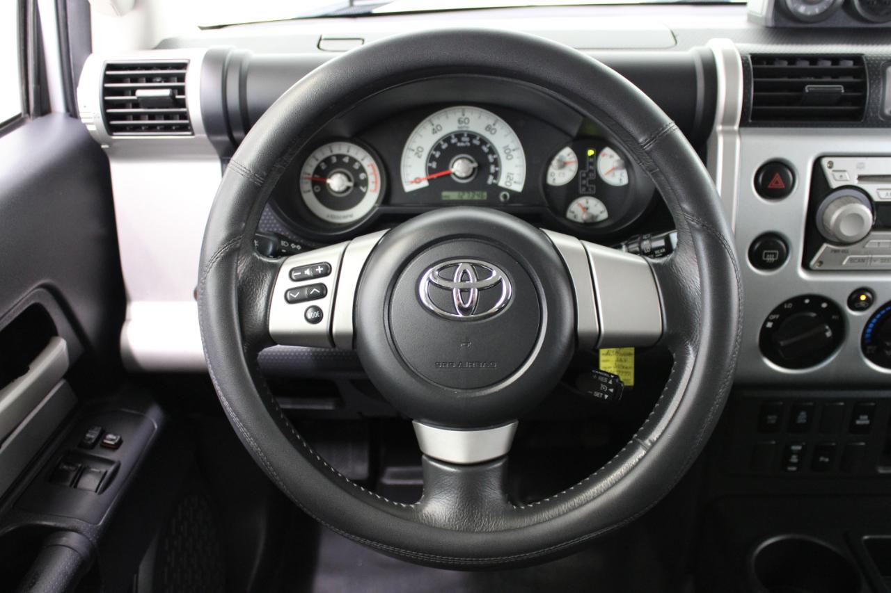 Toyota FJ Cruiser RWD 4dr Auto (Natl) 2008