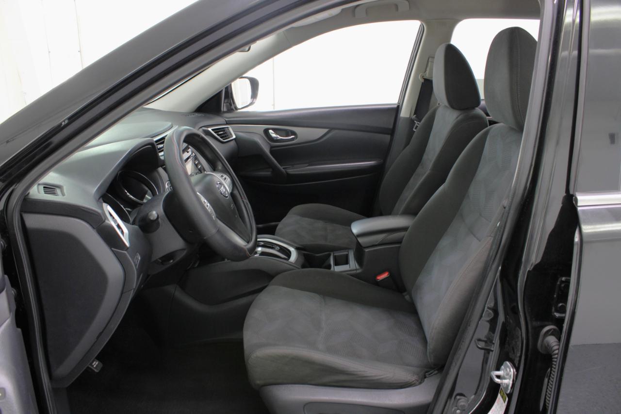 Nissan Rogue FWD 4dr SV 2016