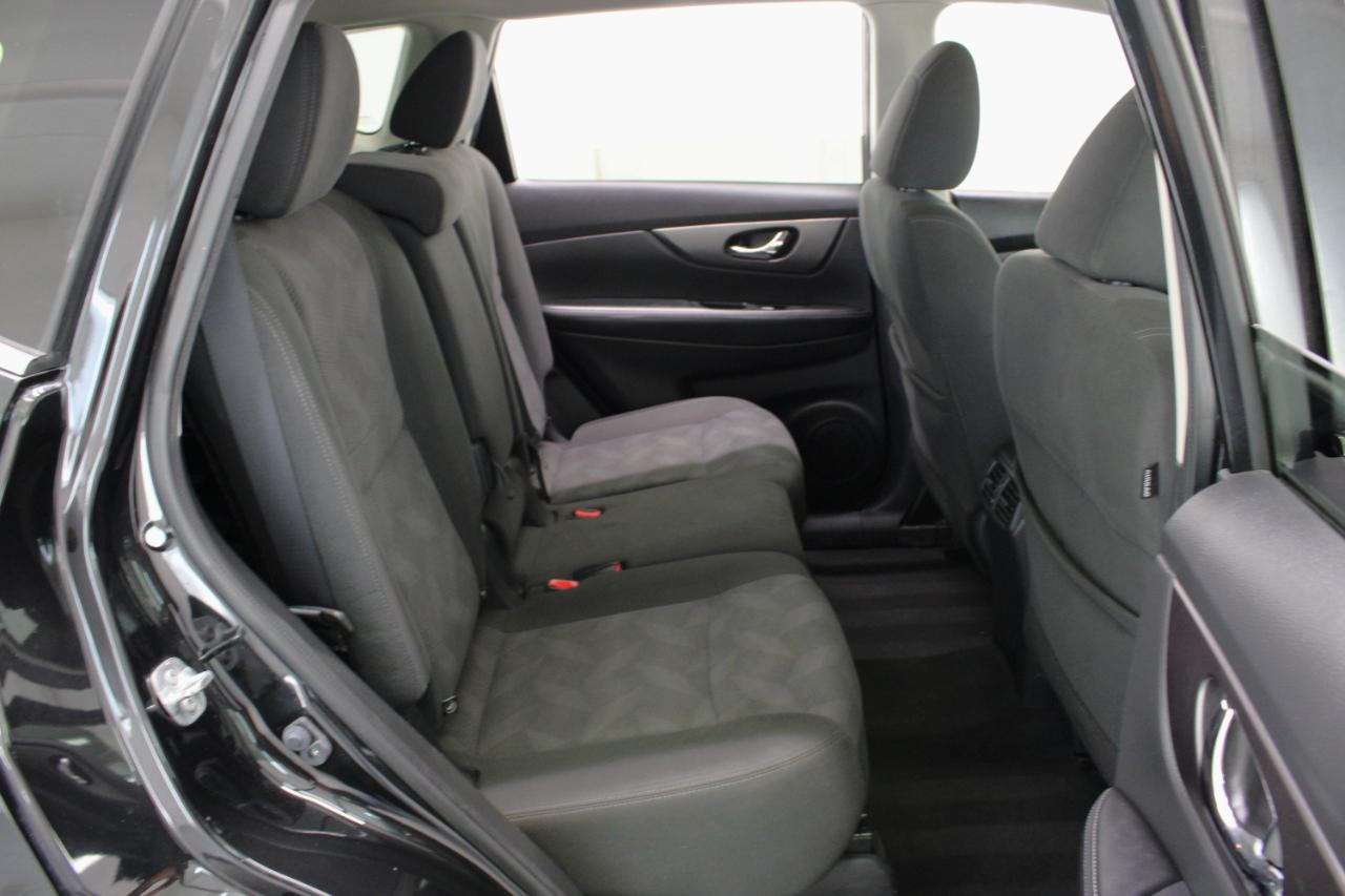 Nissan Rogue FWD 4dr SV 2016