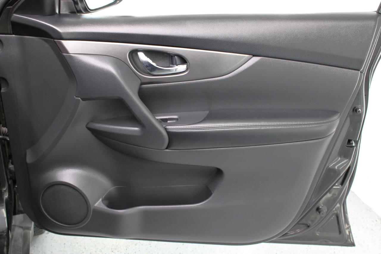 Nissan Rogue FWD 4dr SV 2016