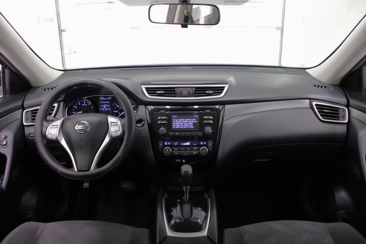 Nissan Rogue FWD 4dr SV 2016