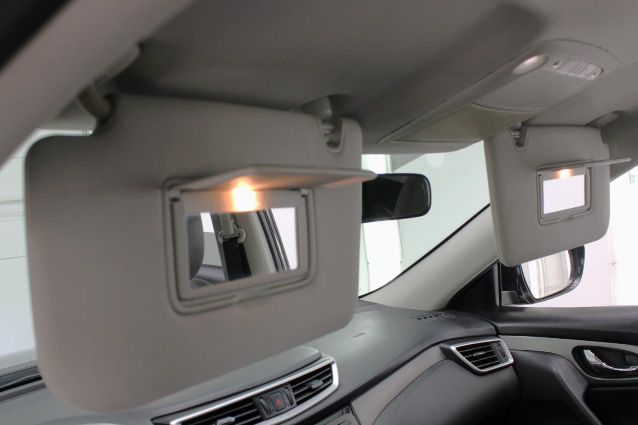 Nissan Rogue FWD 4dr SV 2016