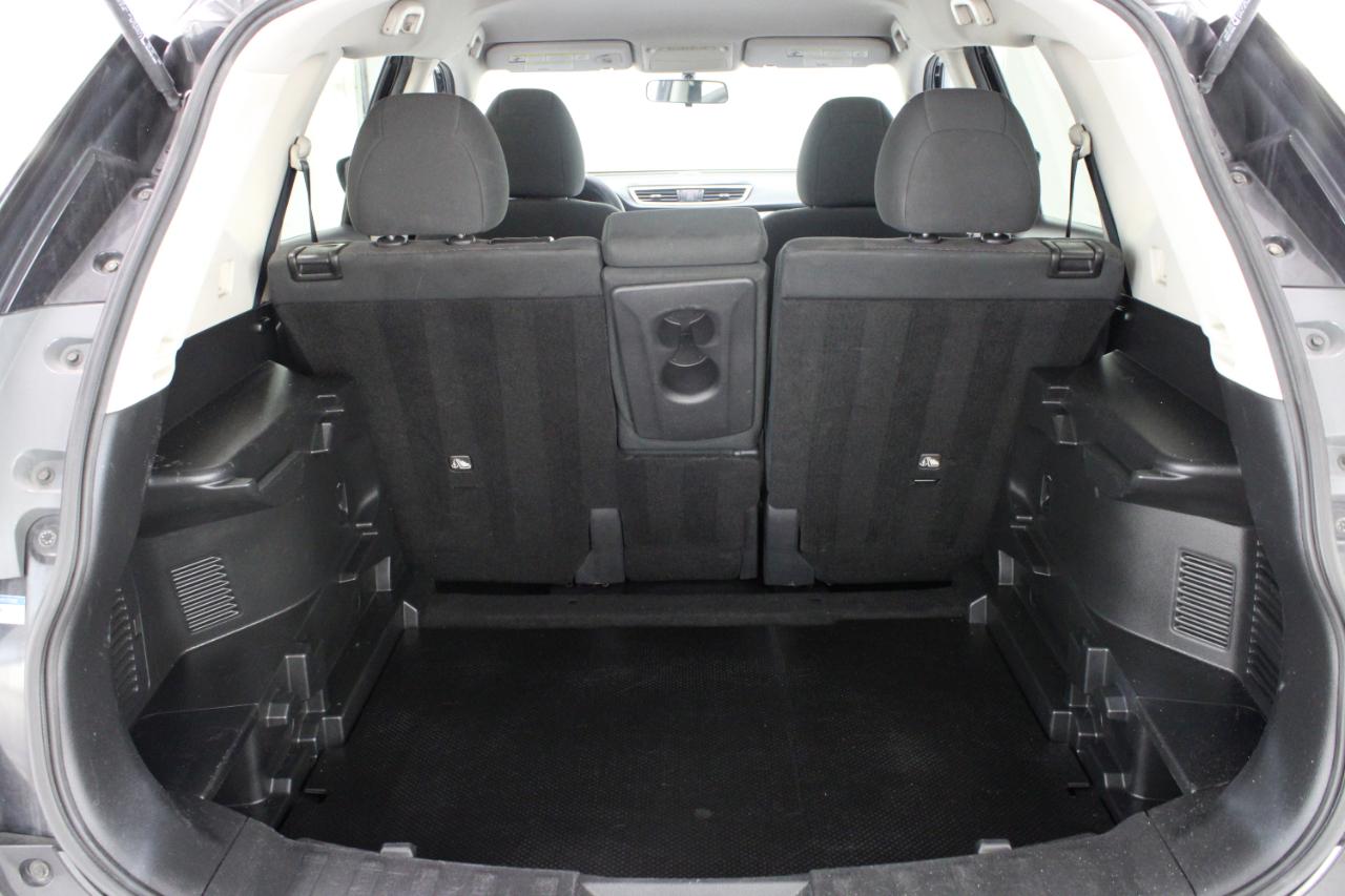 Nissan Rogue FWD 4dr SV 2016