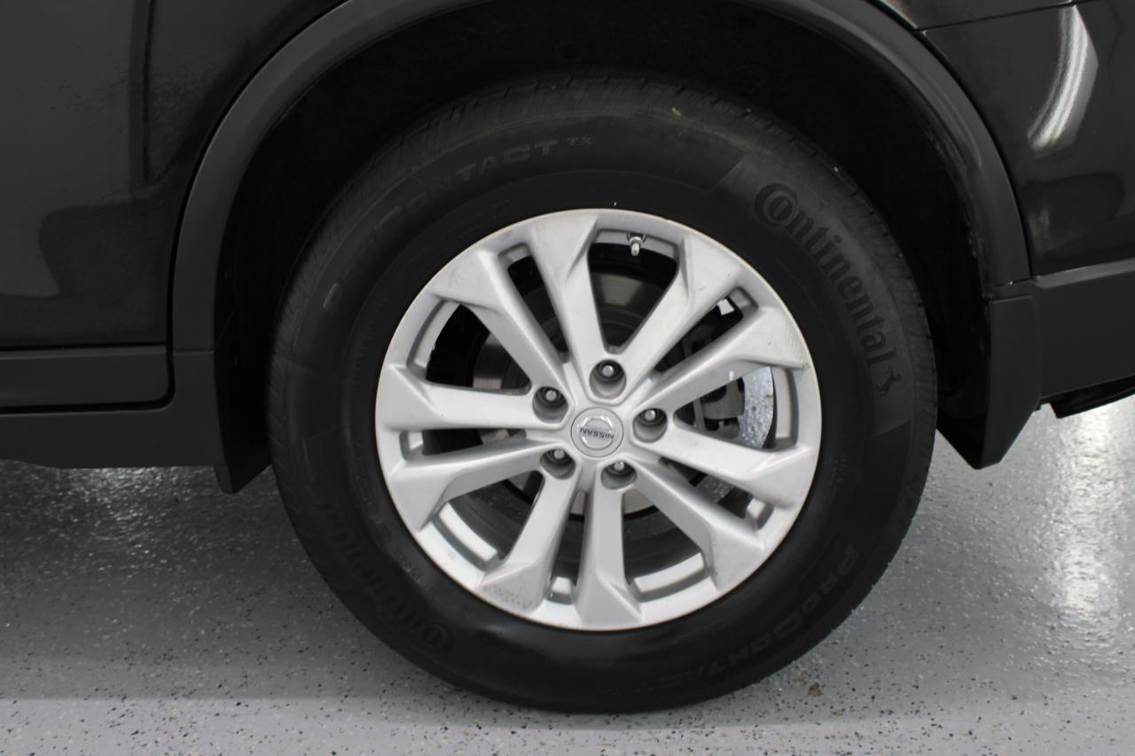 Nissan Rogue FWD 4dr SV 2016