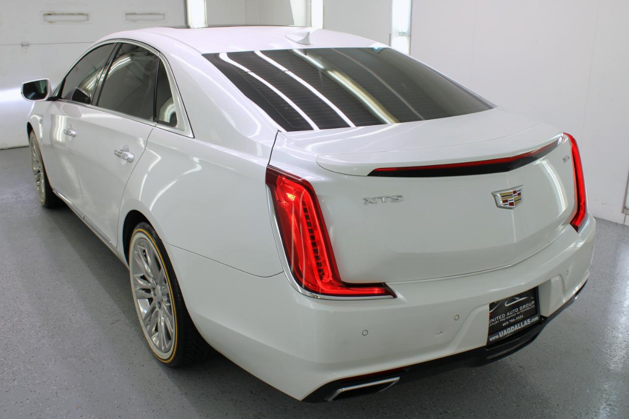 Cadillac XTS 4dr Sdn Luxury FWD 2018