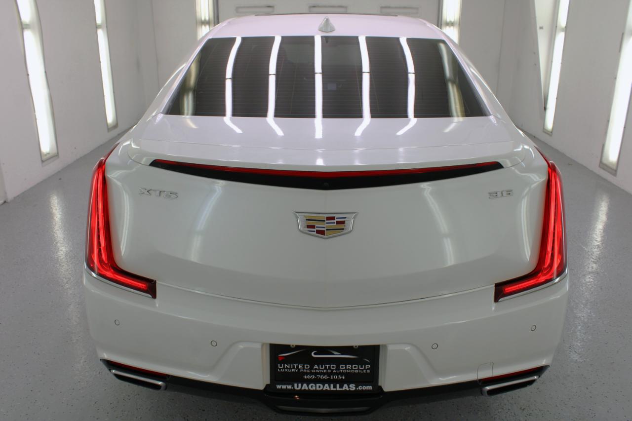Cadillac XTS 4dr Sdn Luxury FWD 2018