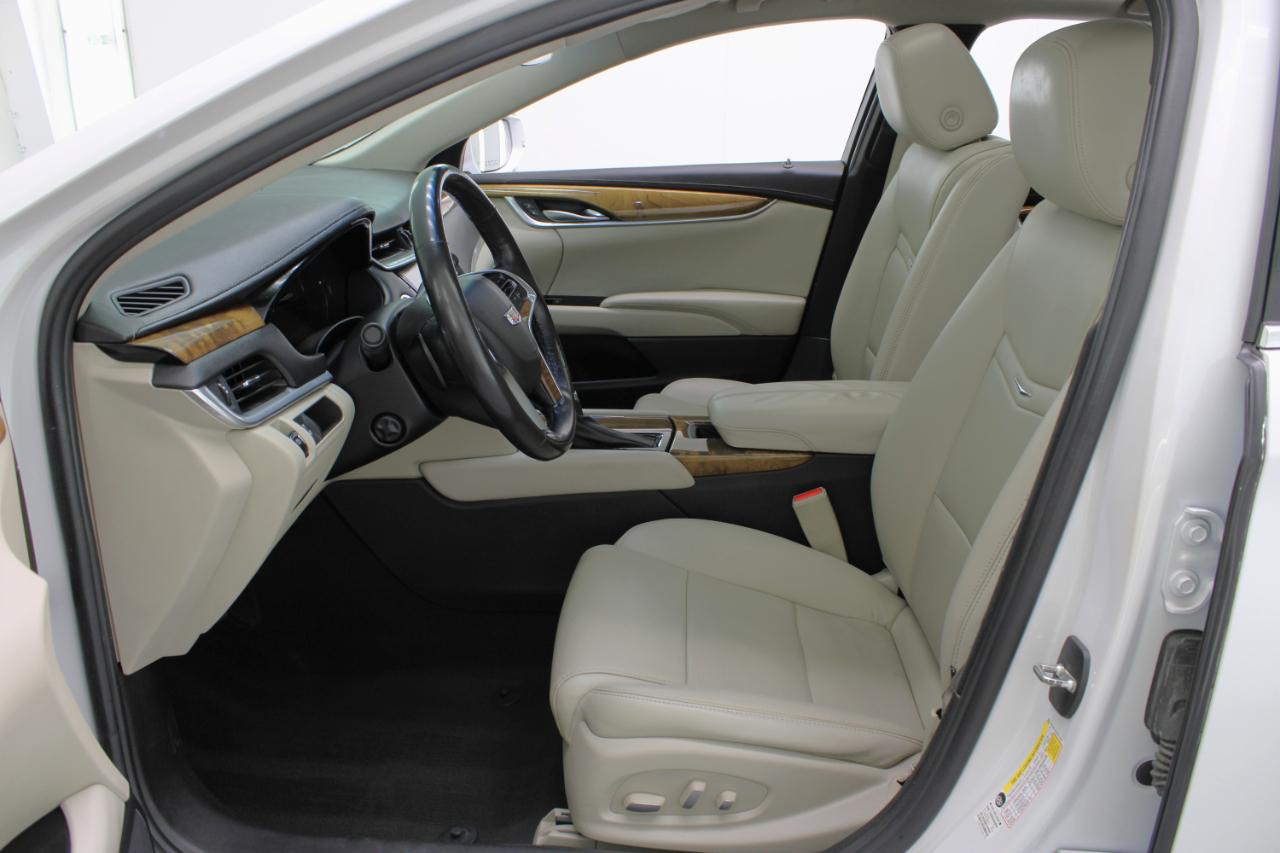Cadillac XTS 4dr Sdn Luxury FWD 2018