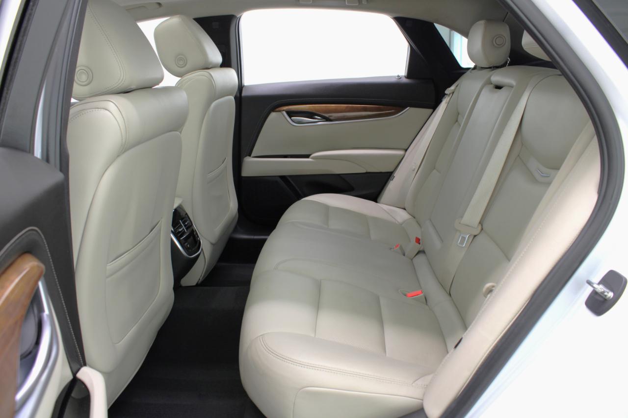 Cadillac XTS 4dr Sdn Luxury FWD 2018