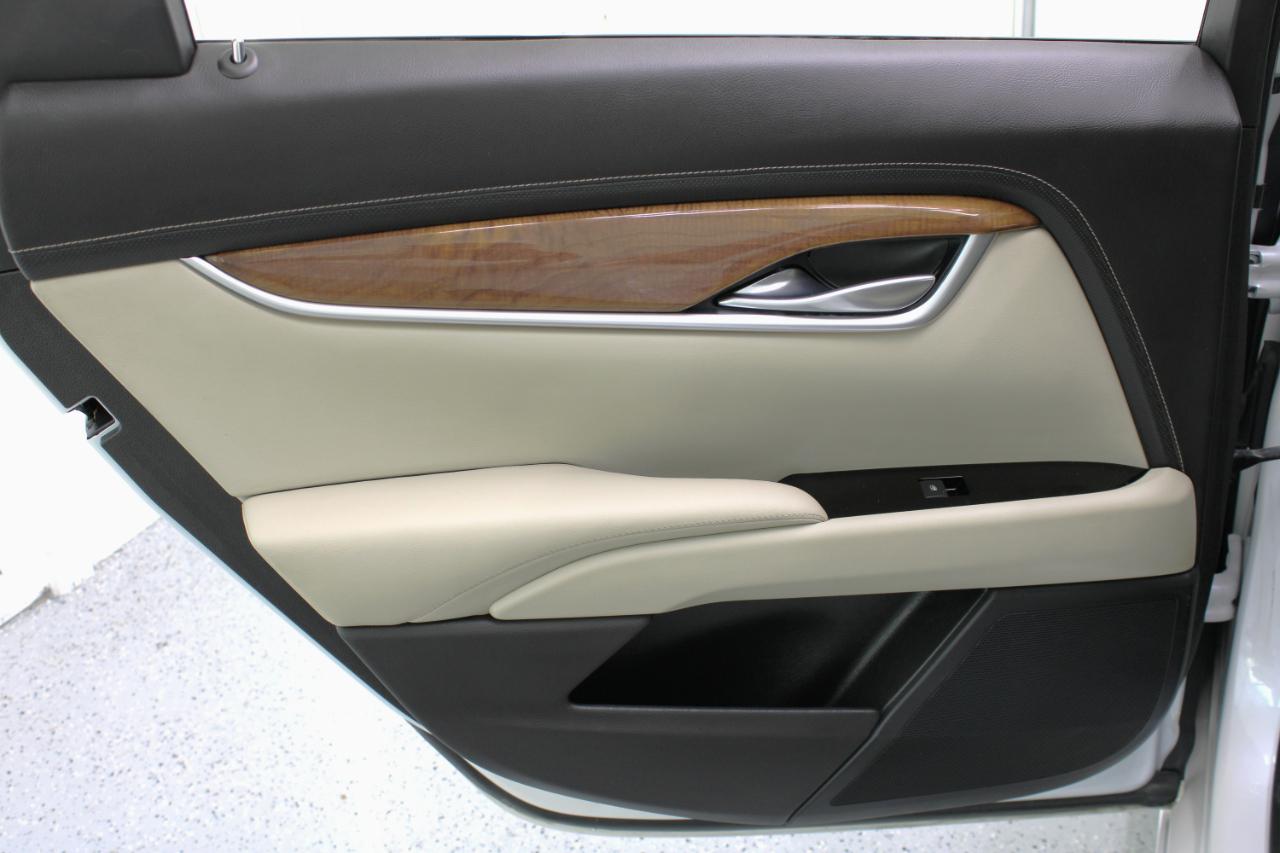 Cadillac XTS 4dr Sdn Luxury FWD 2018