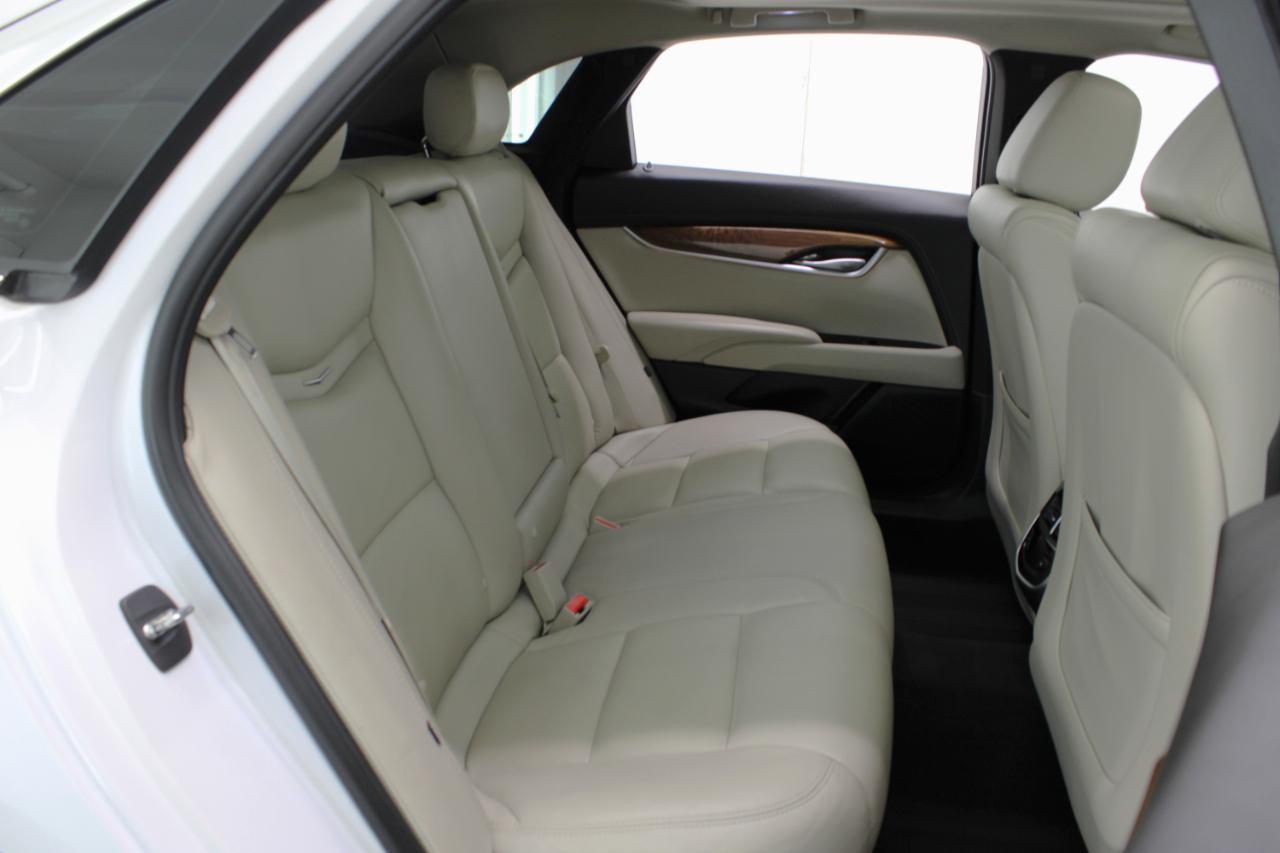 Cadillac XTS 4dr Sdn Luxury FWD 2018