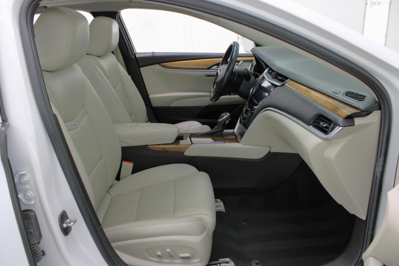 Cadillac XTS 4dr Sdn Luxury FWD 2018