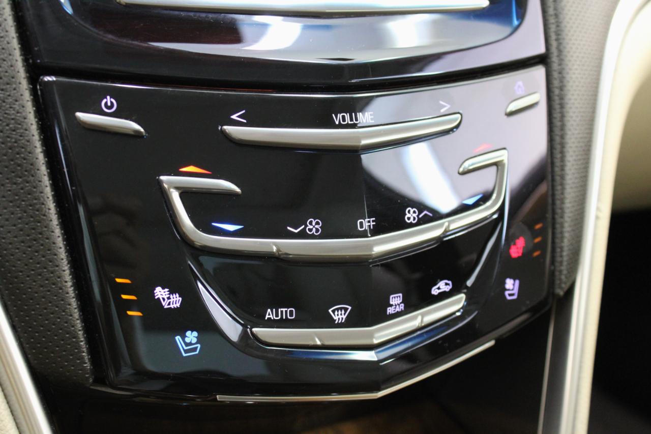 Cadillac XTS 4dr Sdn Luxury FWD 2018