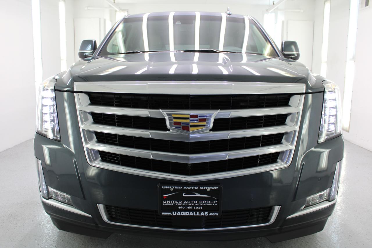 Cadillac Escalade ESV 4WD 4dr Premium Luxury 2019