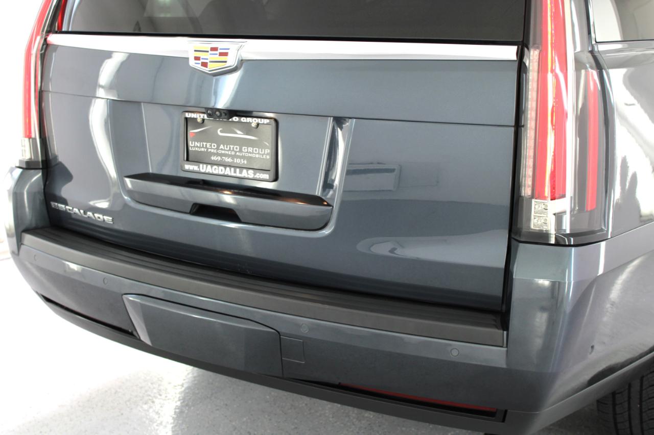 Cadillac Escalade ESV 4WD 4dr Premium Luxury 2019