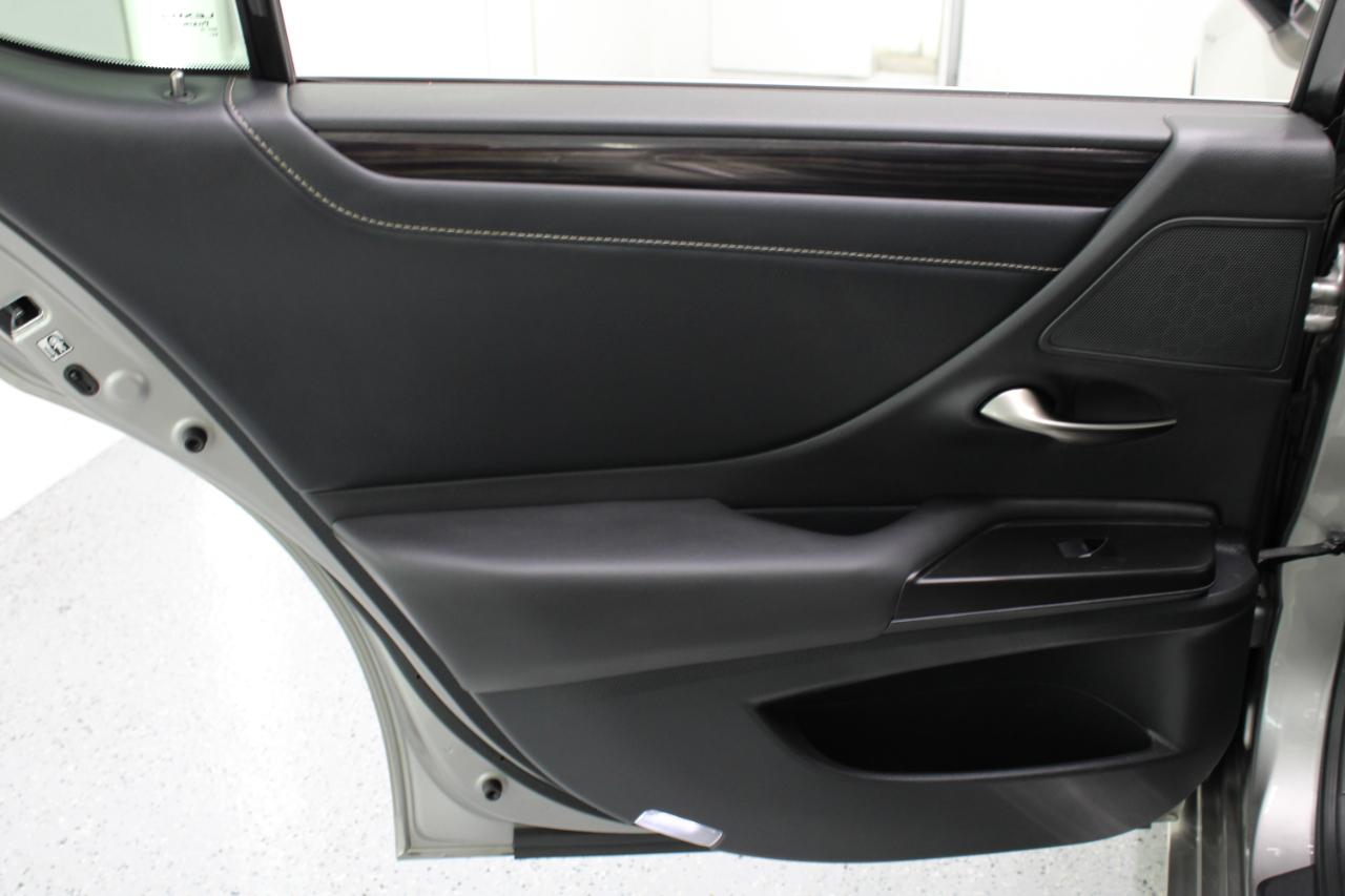 Lexus ES ES 350 FWD 2019