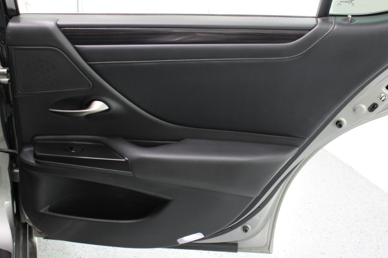 Lexus ES ES 350 FWD 2019
