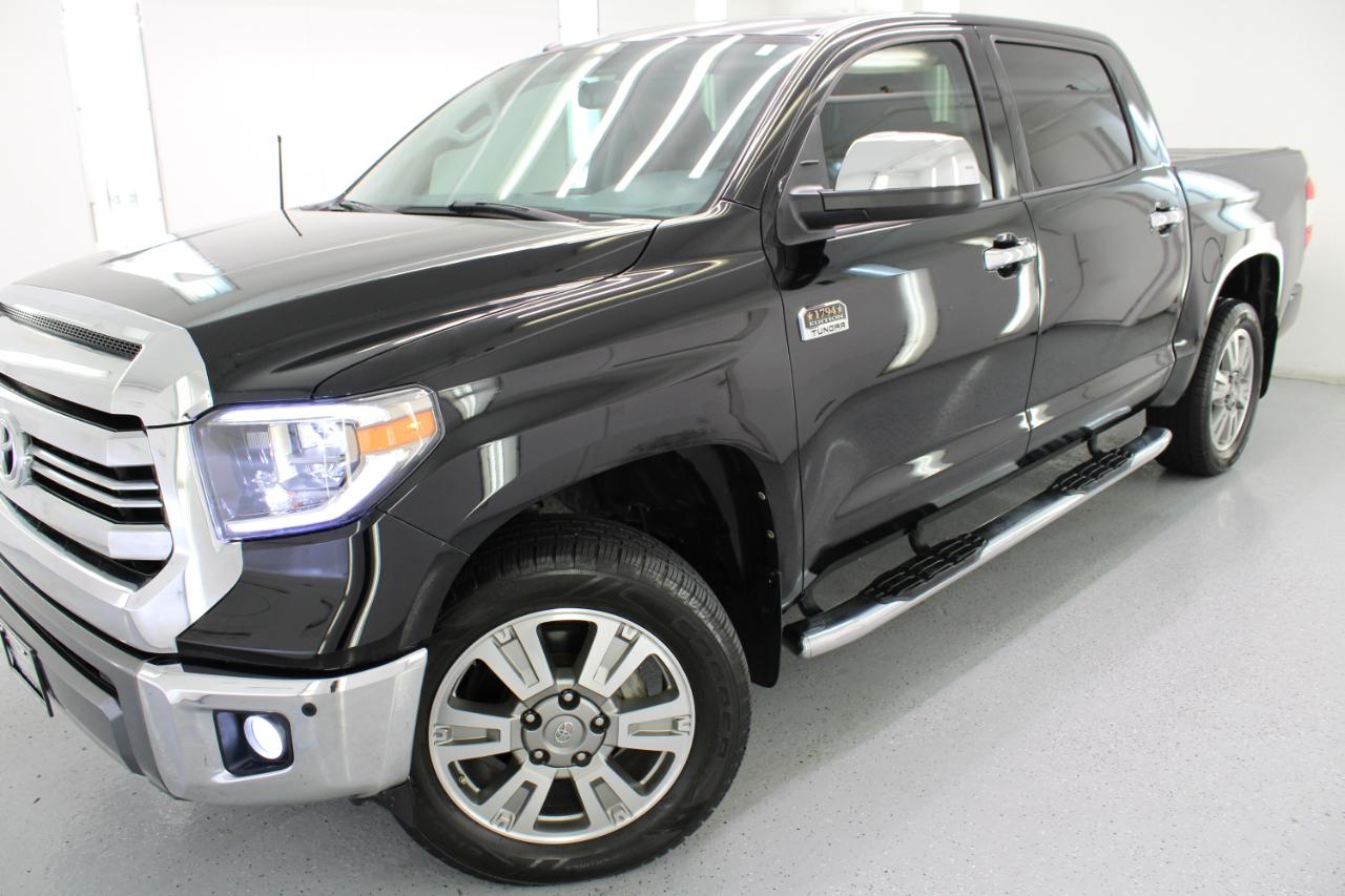 Toyota Tundra 4WD 1794 Edition CrewMax 5.5' Bed 5.7L FFV (Natl) 2017