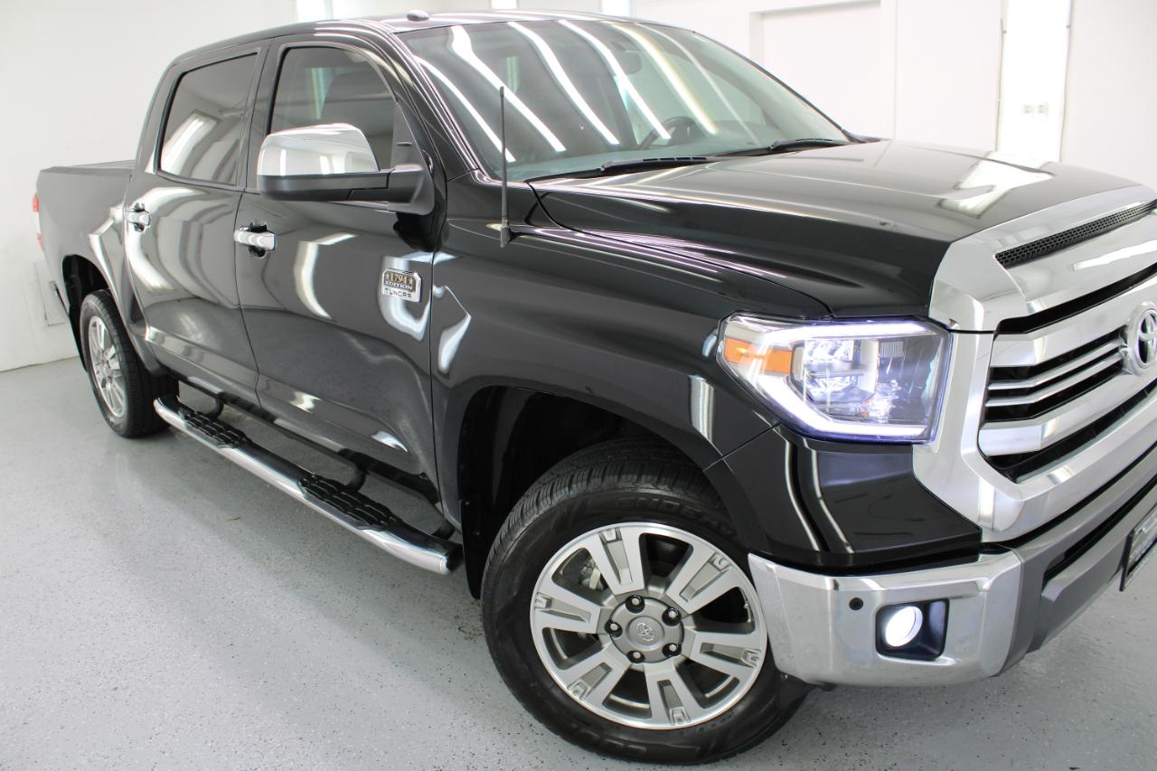 Toyota Tundra 4WD 1794 Edition CrewMax 5.5' Bed 5.7L FFV (Natl) 2017