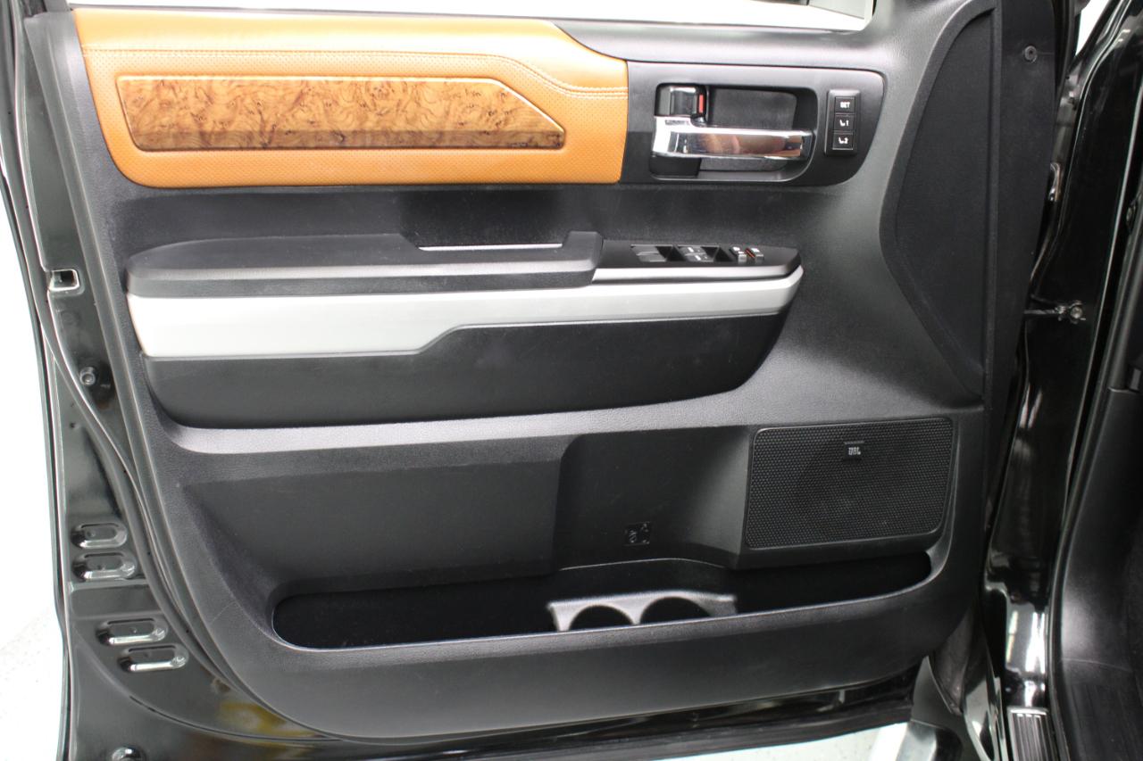 Toyota Tundra 4WD 1794 Edition CrewMax 5.5' Bed 5.7L FFV (Natl) 2017