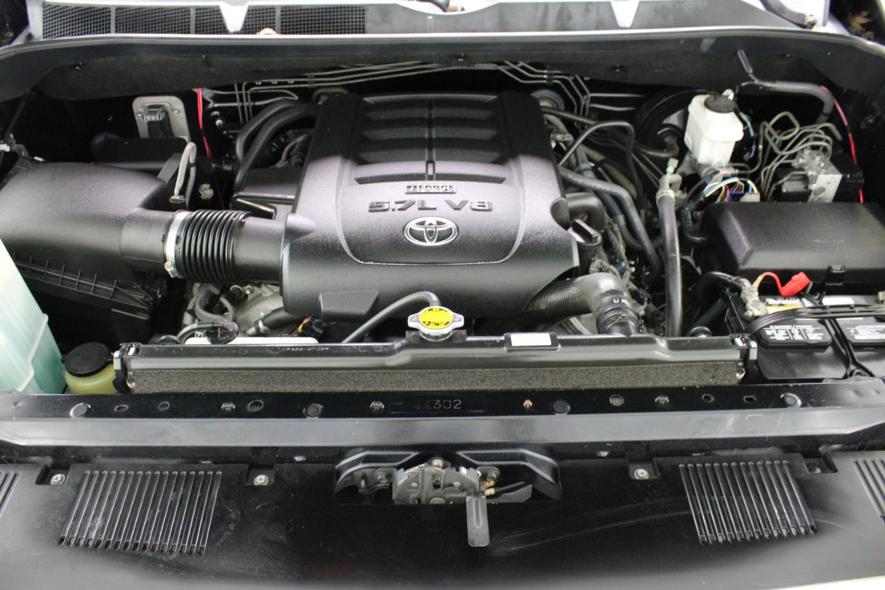 Toyota Tundra 4WD 1794 Edition CrewMax 5.5' Bed 5.7L FFV (Natl) 2017