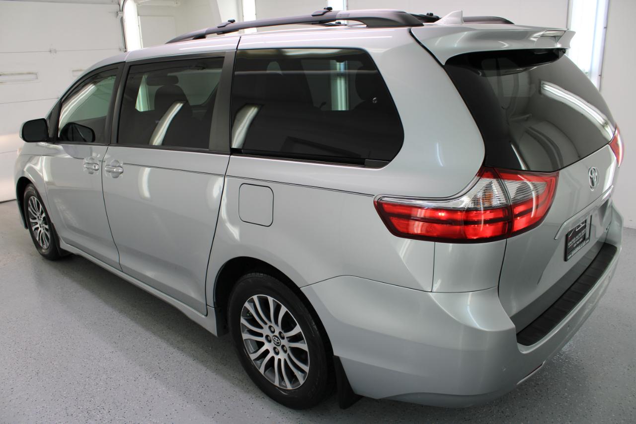 Toyota Sienna XLE Premium FWD 8-Passenger (Natl) 2020