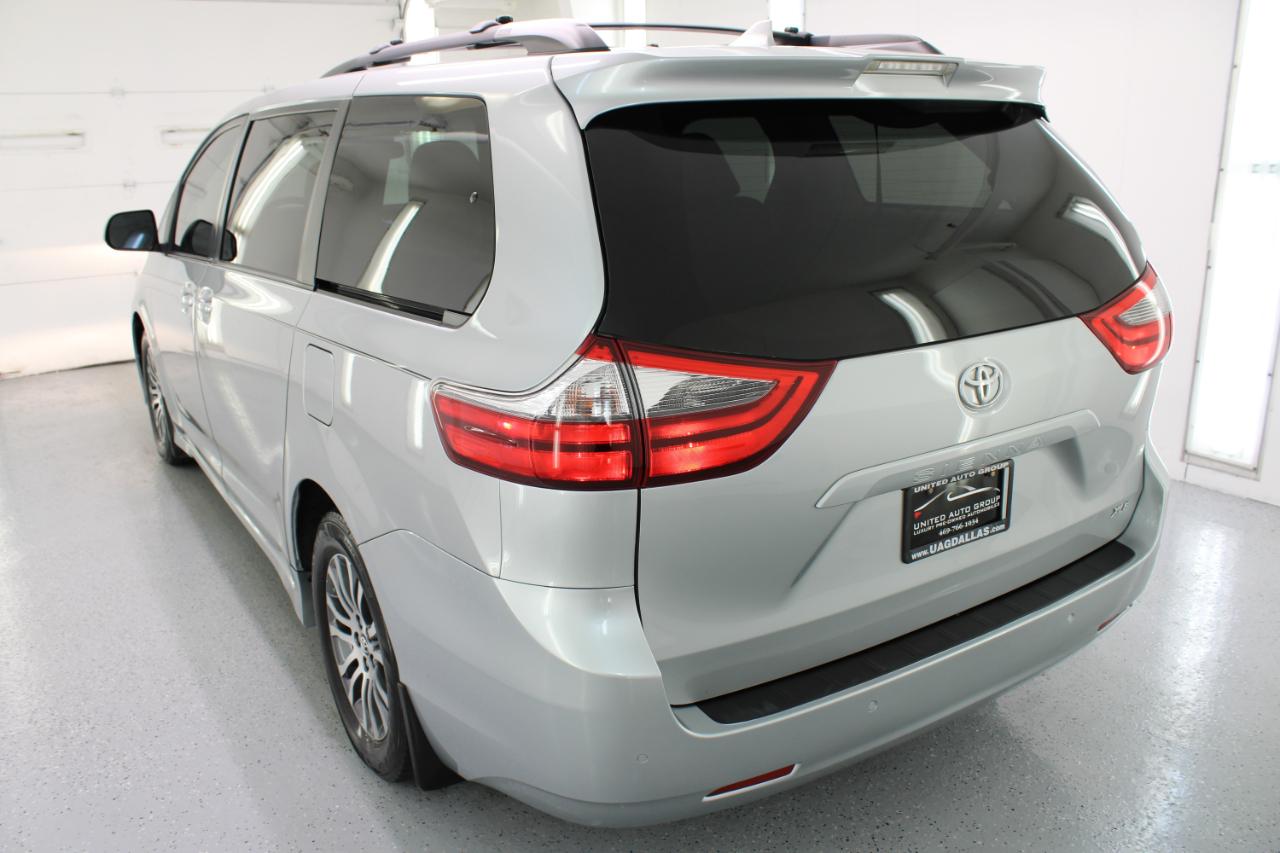 Toyota Sienna XLE Premium FWD 8-Passenger (Natl) 2020