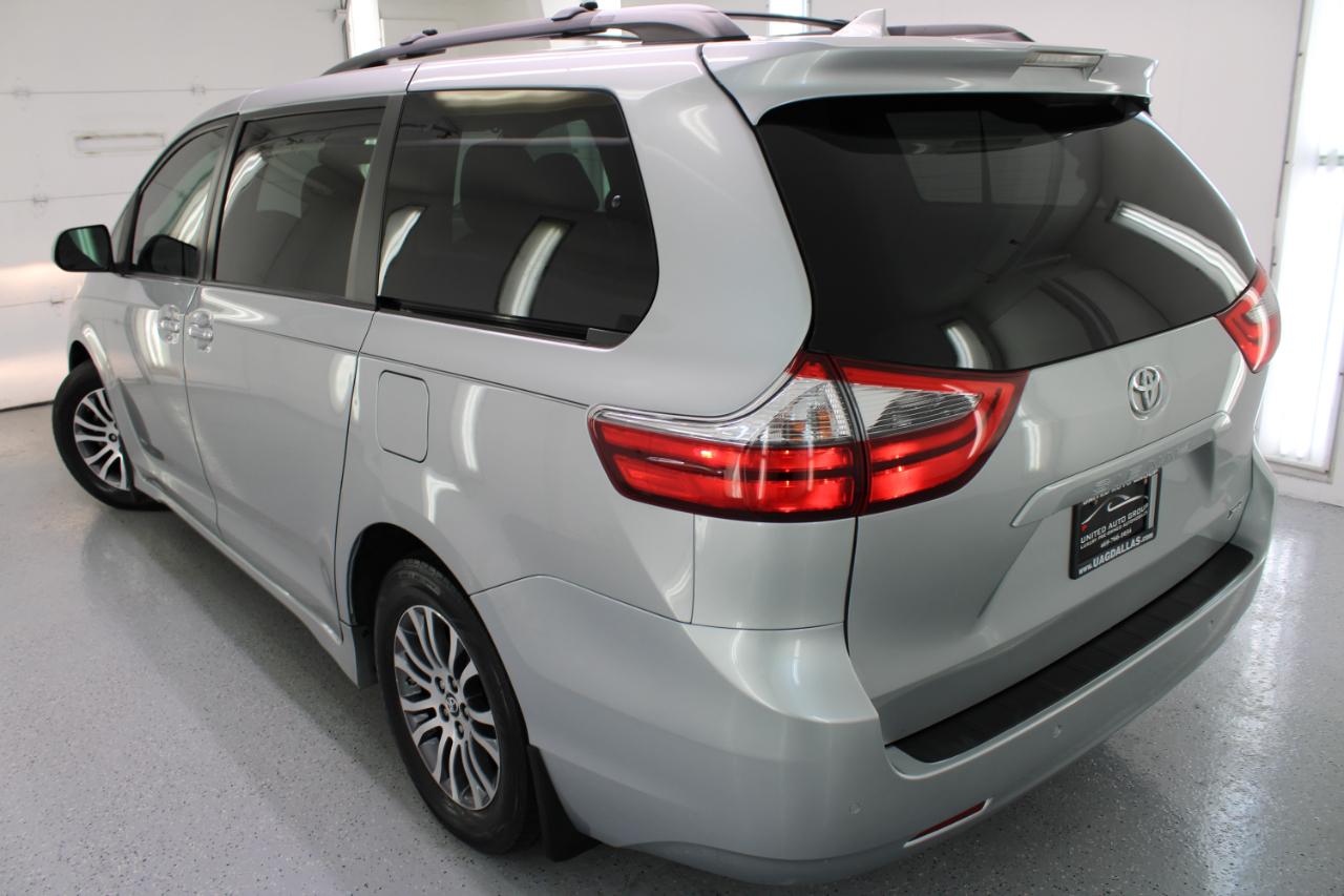 Toyota Sienna XLE Premium FWD 8-Passenger (Natl) 2020