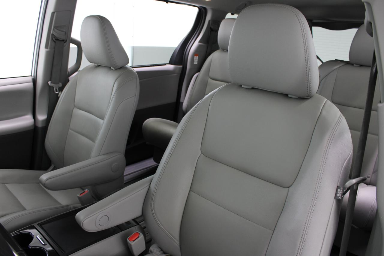Toyota Sienna XLE Premium FWD 8-Passenger (Natl) 2020