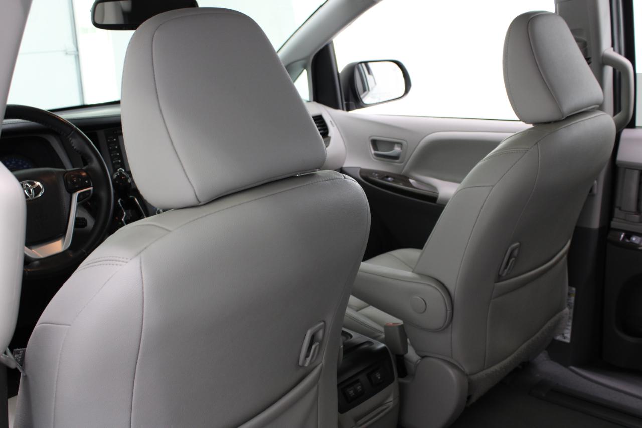 Toyota Sienna XLE Premium FWD 8-Passenger (Natl) 2020