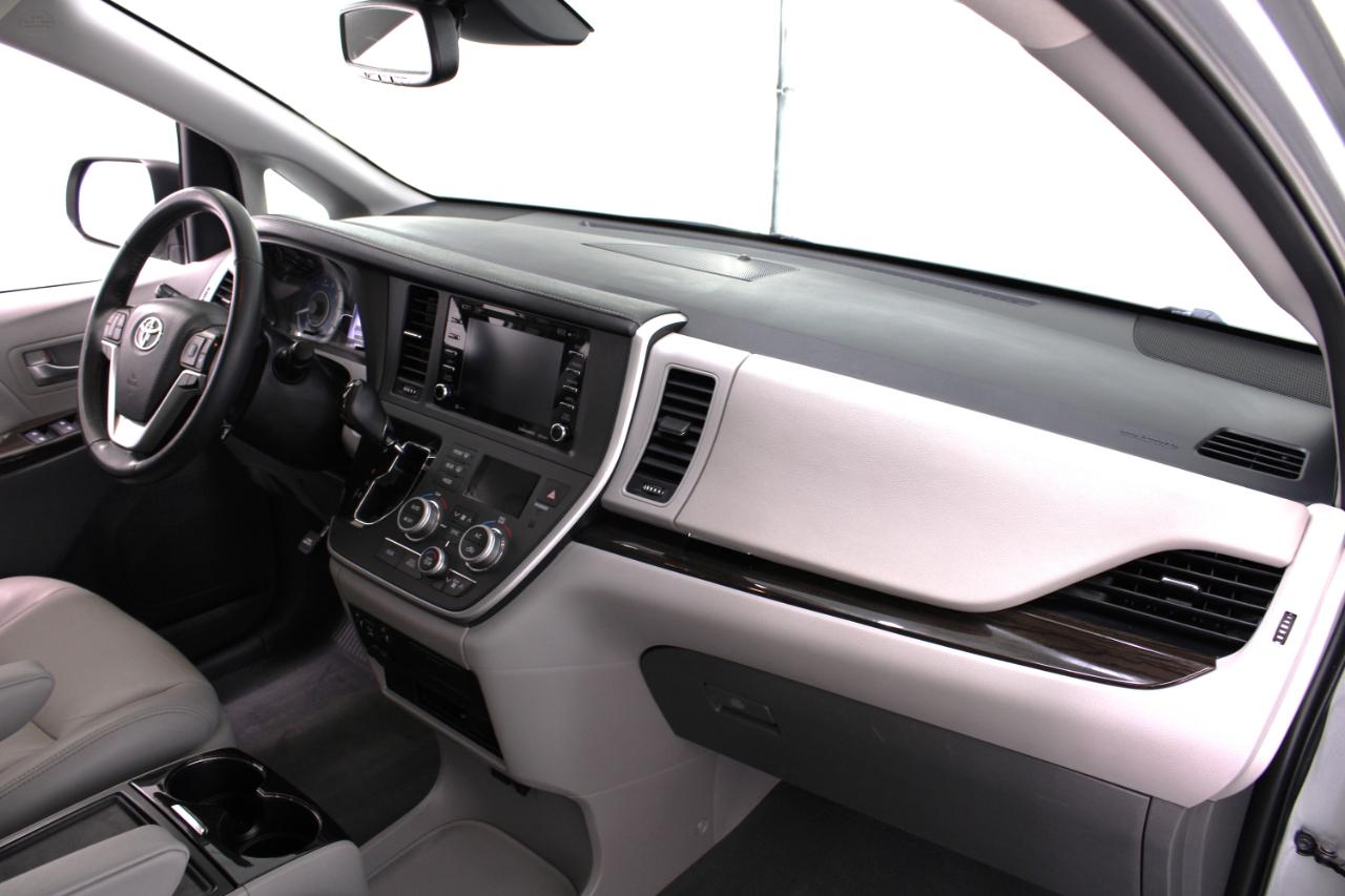 Toyota Sienna XLE Premium FWD 8-Passenger (Natl) 2020