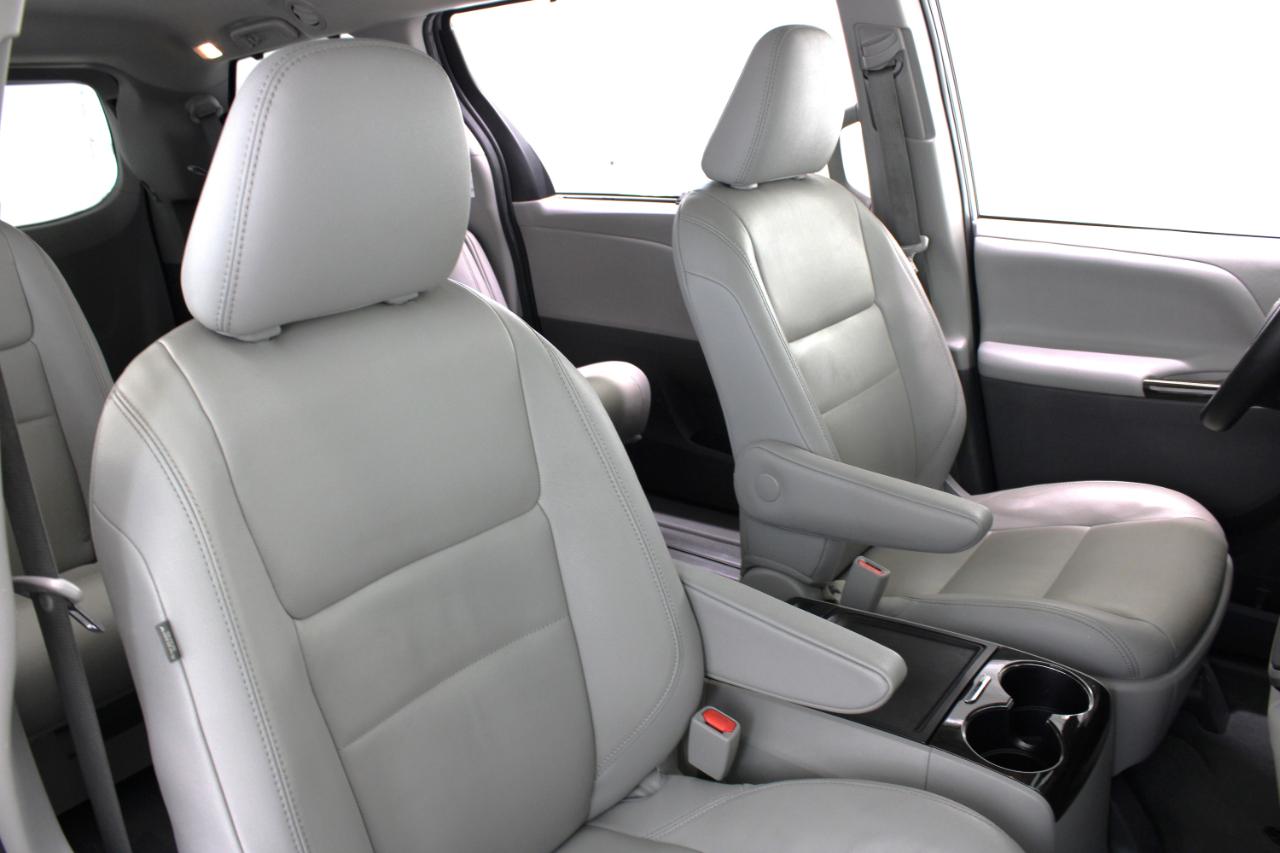 Toyota Sienna XLE Premium FWD 8-Passenger (Natl) 2020