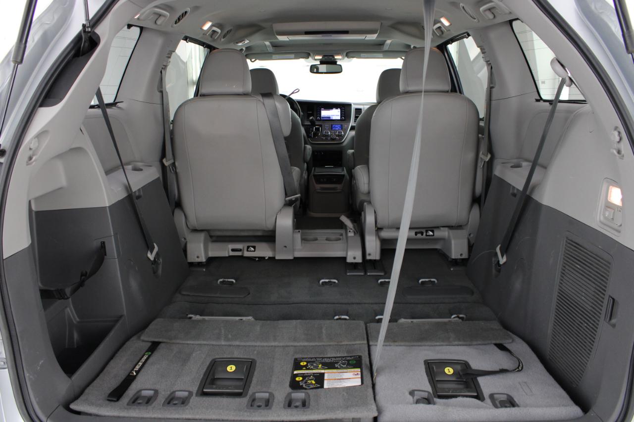 Toyota Sienna XLE Premium FWD 8-Passenger (Natl) 2020