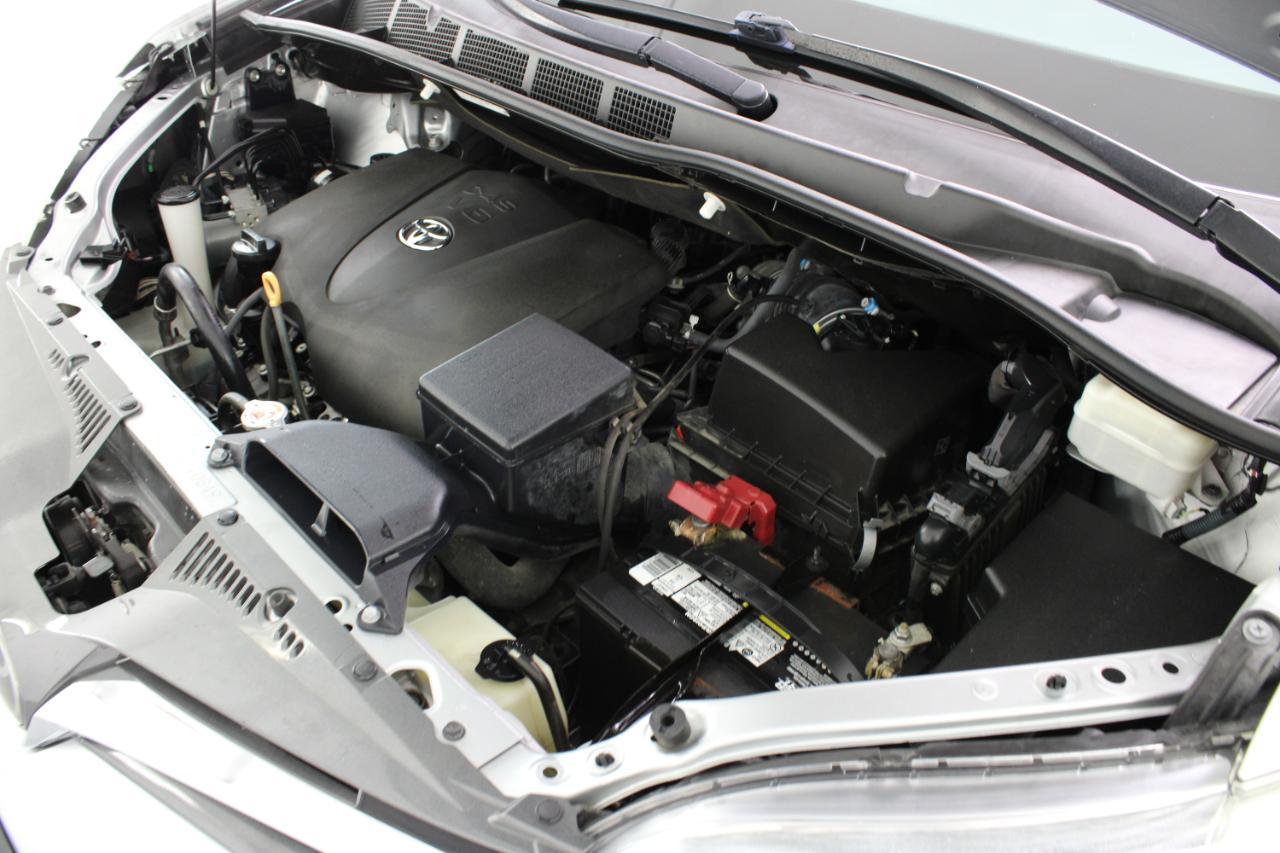 Toyota Sienna XLE Premium FWD 8-Passenger (Natl) 2020