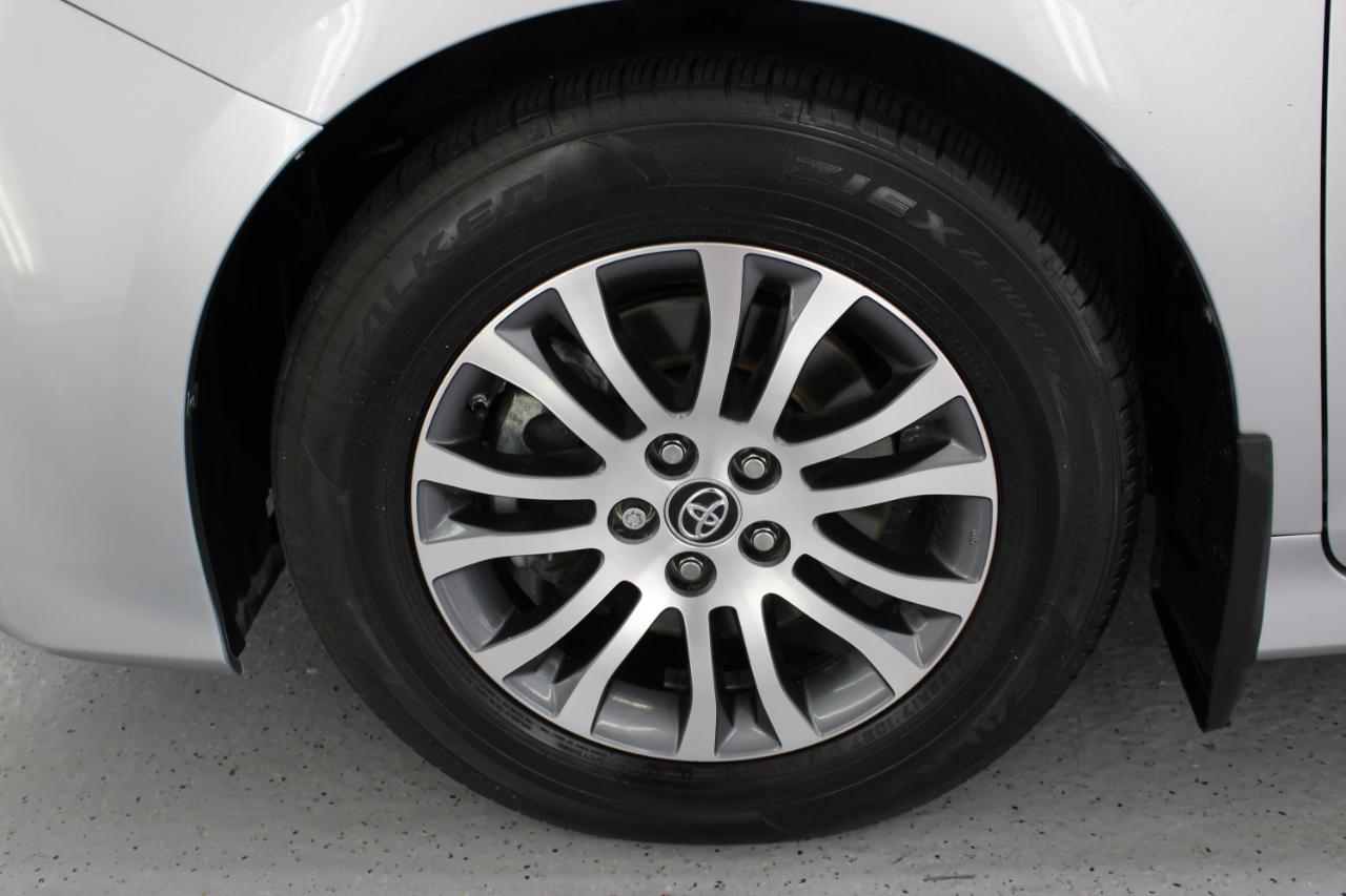 Toyota Sienna XLE Premium FWD 8-Passenger (Natl) 2020