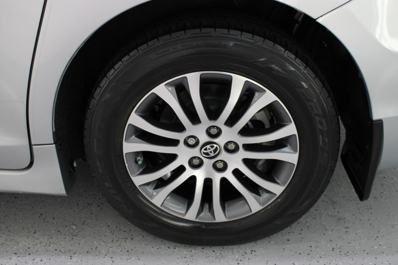 Toyota Sienna XLE Premium FWD 8-Passenger (Natl) 2020